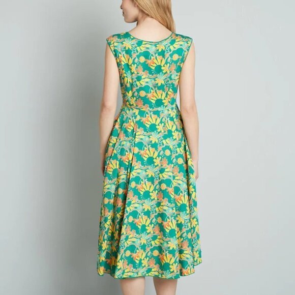 Bright & Beautiful Astrid Holiday Trip Dress, - NWT, Size 2 - Picture 3 of 11